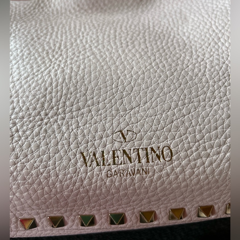 Valentino Garavani Rockstud Leather Tote - Picture 3 of 14
